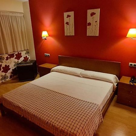 Hotel Ciudad De โกเรยา ภายนอก รูปภาพ