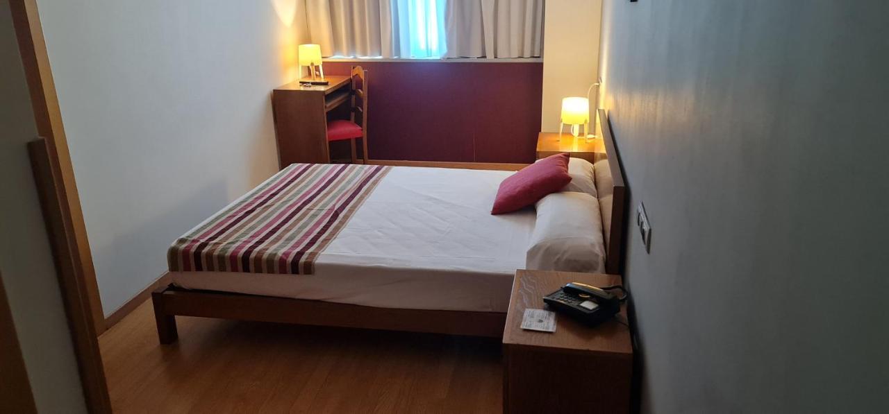 Hotel Ciudad De โกเรยา ภายนอก รูปภาพ