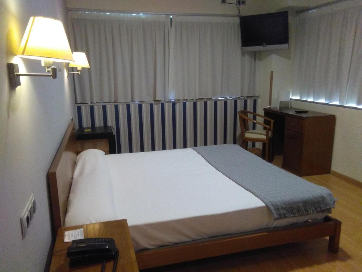Hotel Ciudad De โกเรยา ภายนอก รูปภาพ