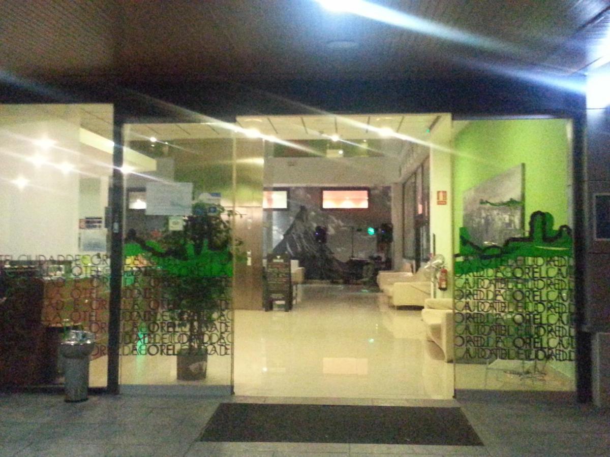 Hotel Ciudad De โกเรยา ภายนอก รูปภาพ