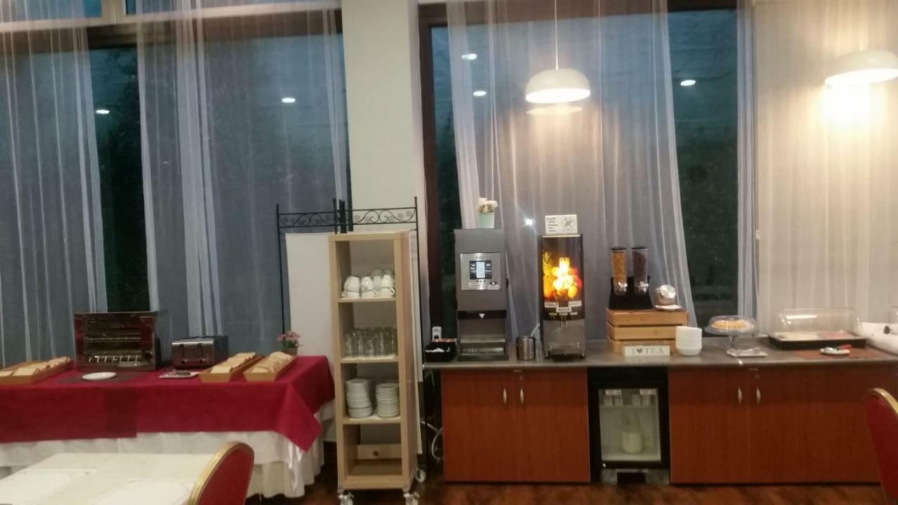 Hotel Ciudad De โกเรยา ภายนอก รูปภาพ